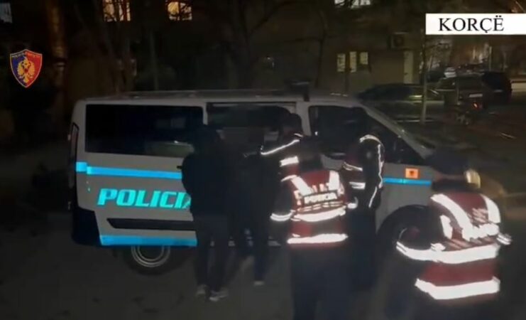 Korçë  Kapet në tentativë duke kaluar kufirin në pikën e Kapshticës  35 vjeçari i shpallur në kërkim me masë sigurie  Arrest me burg 