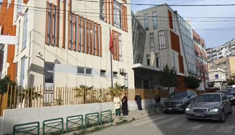 Operacioni  Metalurgjiku  në Elbasan  dalin para gjykatës të arrestuarit  pritet të njihen me masën e sigurisë