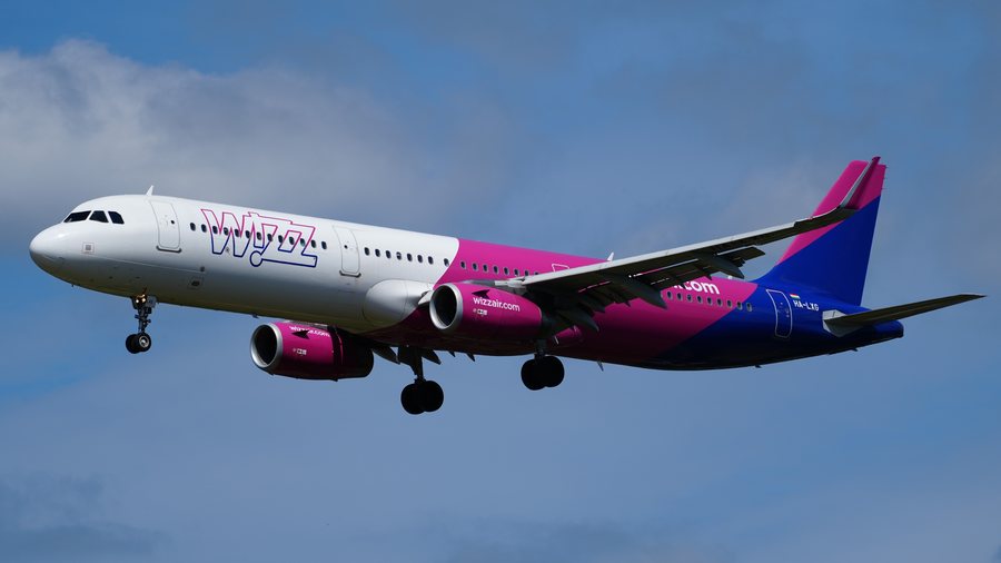  Wizz Air  me kushte të reja  Gazetares i ndodh e papritura  Hiq çantën e dorës ose paguaj