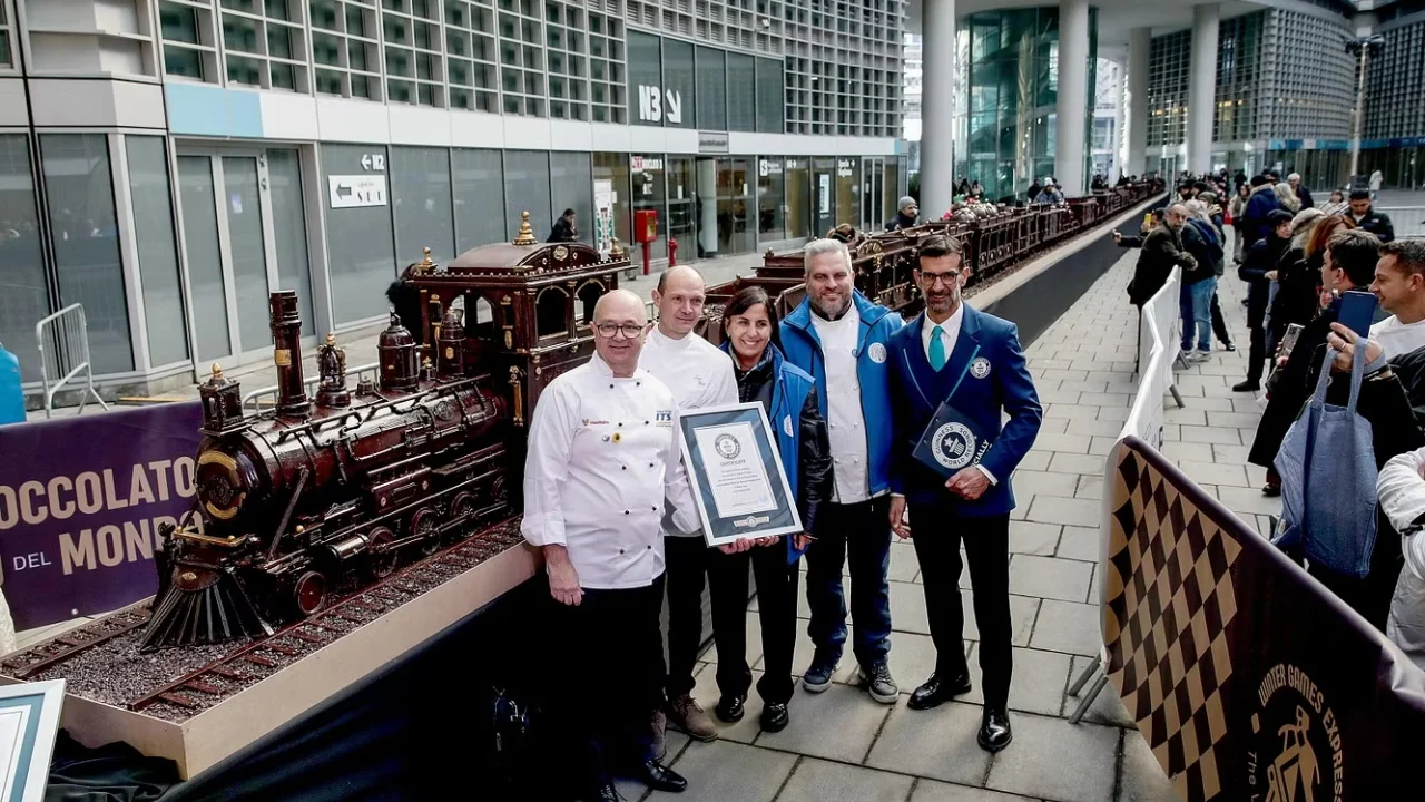 Treni më i gjatë i çokollatës  surpriza vjen nga epiqendra e  modës