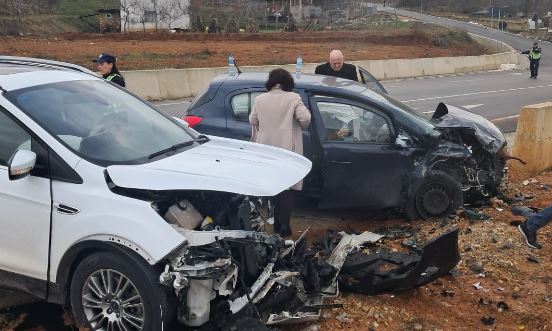 Aksident i rëndë në rrugën nacionale Maqellarë Peshkopi  plagosen 4 persona