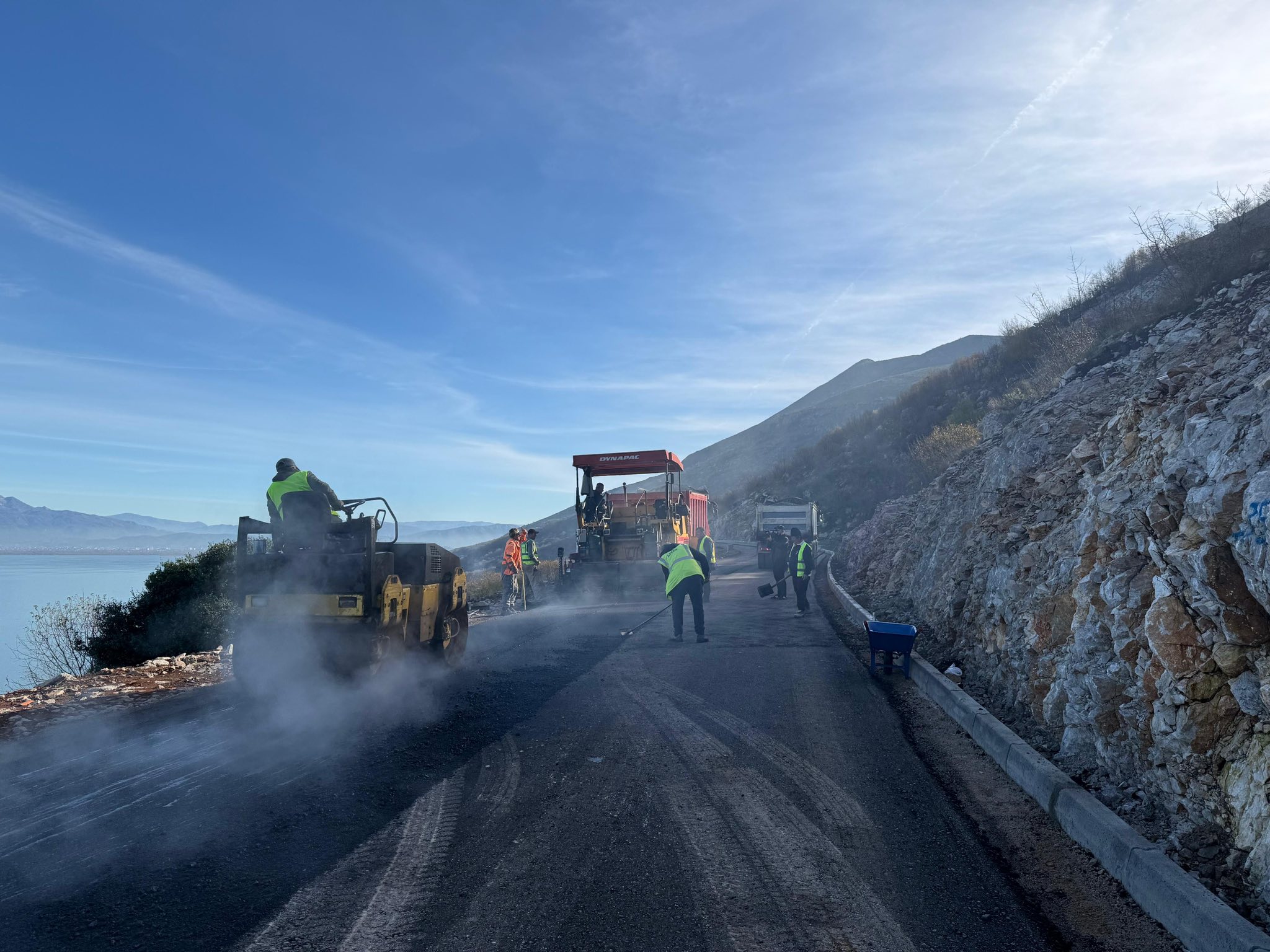 Drejt përfundimit rruga Shkodër Mal i Zi  Rama  Investim që do të bashkojë ofertat turistike të dy zonave