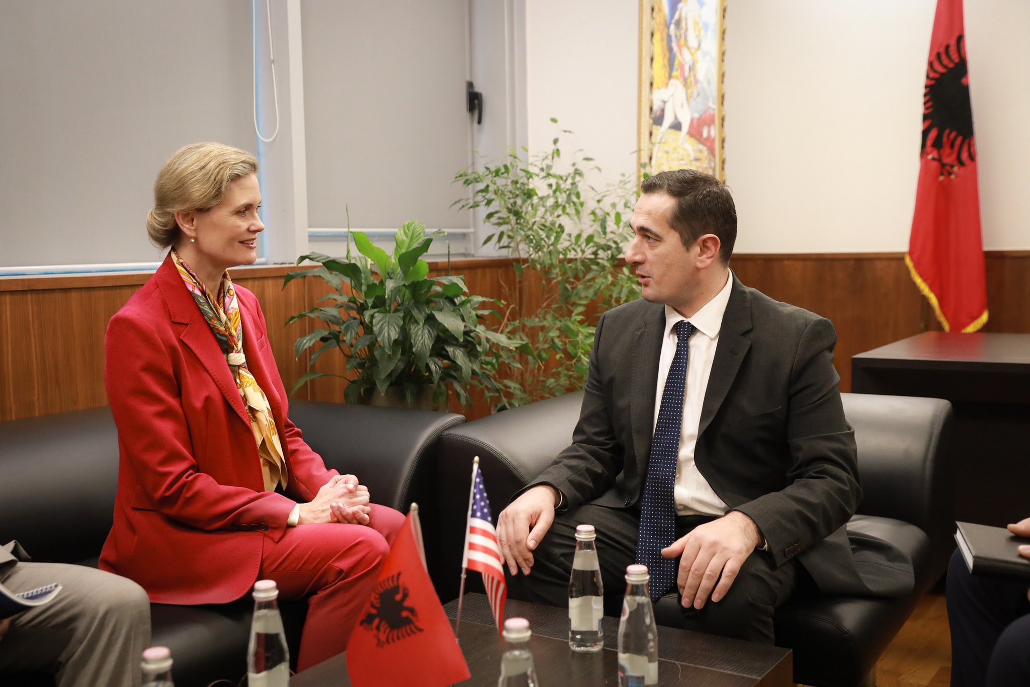 E Ngarkuara me Punë e SHBA së takon Brahon dhe Ketën në SPAK  Vazhdojmë mbështetjen në luftën kundër krimit të organizuar dhe trafikut të narkotikëve