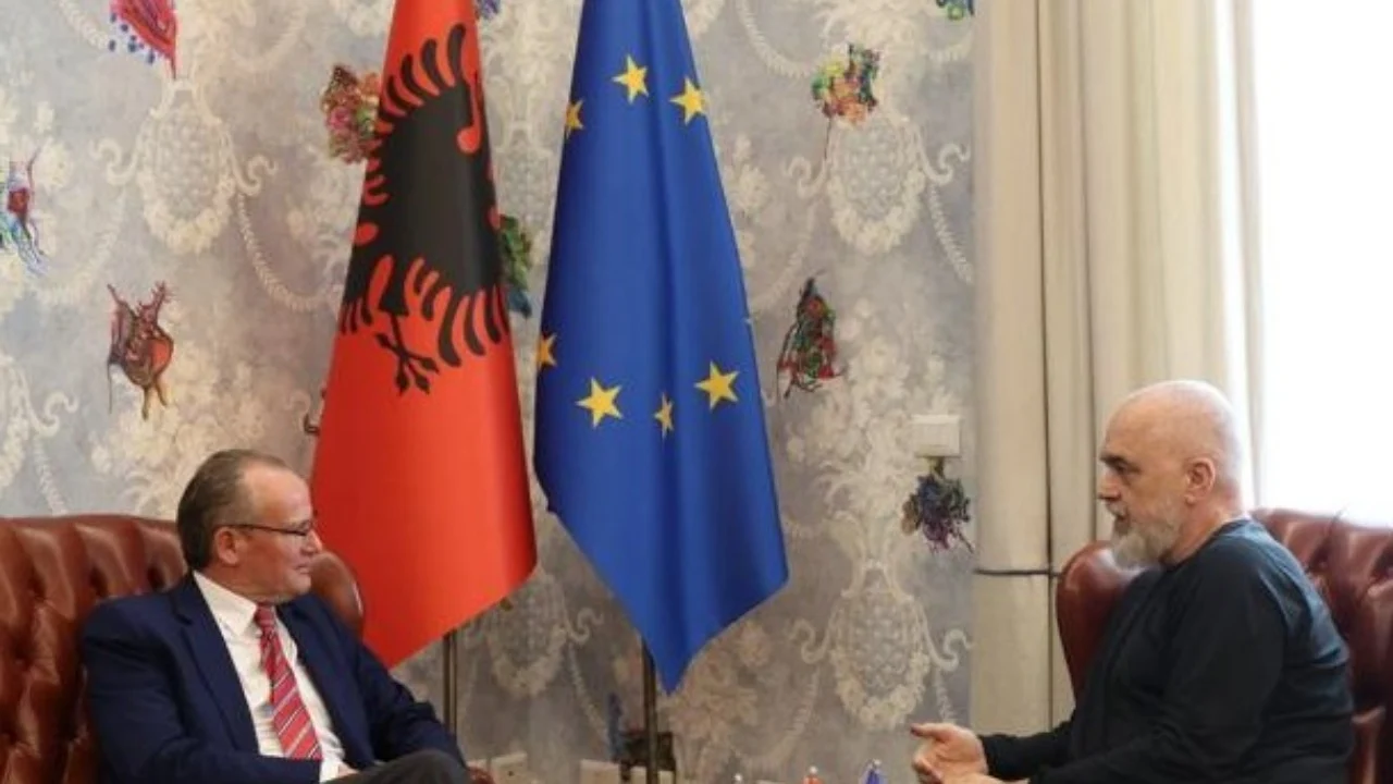 Fokus te anëtarësimi në BE  Ministri gjerman i Shtetit për Evropën vjen në Tiranë  Krichbaum  Shqipëria gjendet në një moment vendimtar