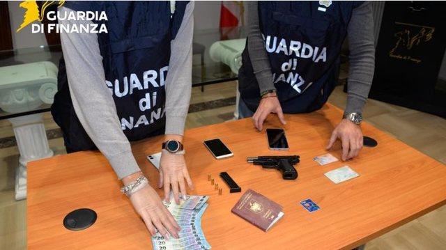 Shqiptari i shumëkërkuar kapet me arsenal armatimi dhe eksplozivi në Itali  41 vjeçari do të ekstradohet