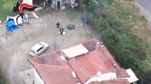 Zbulohen pamjet e laboratorit të kokainës në shtëpinë e shqiptarit  3 kolumbianët bënin kimistin  Ja çfarë u gjet brenda dhomës së fshehtë  përveç 34   