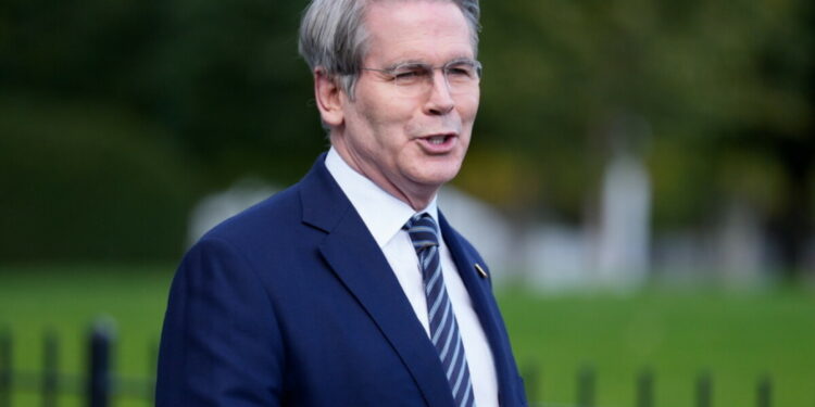 Tarifat e Trump ndaj vendeve të BE  ministri amerikan i Financave  Evropa është e dobët  SHBA nuk tërhiqet nga  