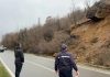 Rrezik në hyrje të Klosit, shkëmbi shkëputet nga mali, pezullohet qarkullimi i mjeteve