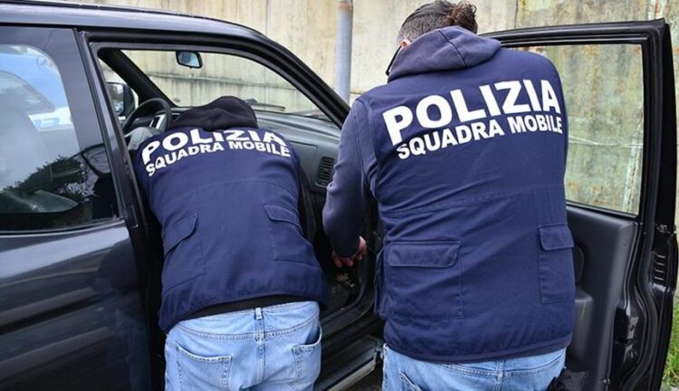 I dënuar më parë për drogë  i riu shqiptar arrestohet sërish në Itali  policia gjatë kontrollit në apartament i gjen  