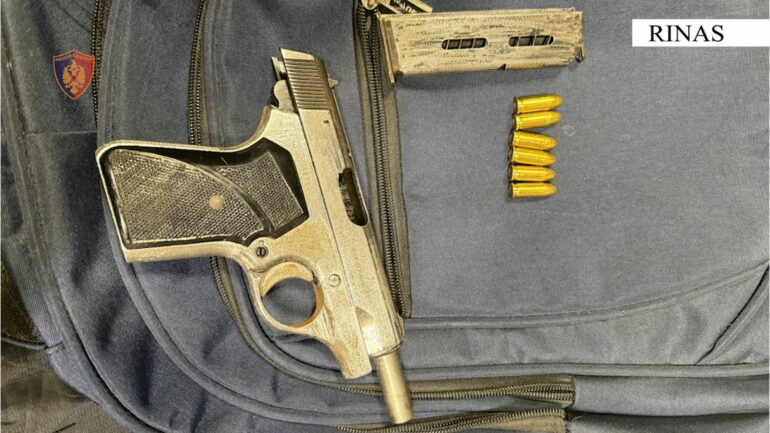 Tentoi të trafikonte armë dhe municione nga Shqipëria në Itali  arrestohet 30 vjeçari në Rinas