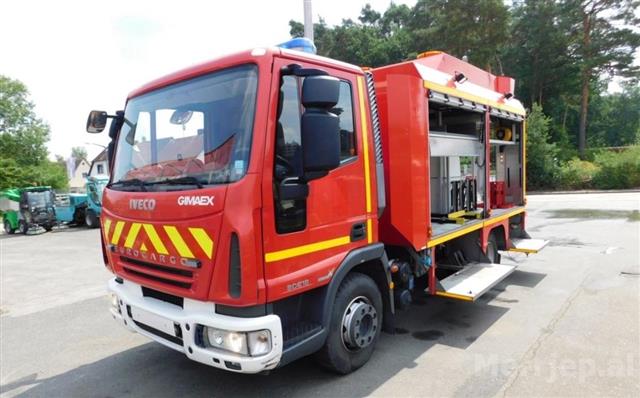 Zjarr në një godinë të vjetër në Shkodër  plagoset i moshuari