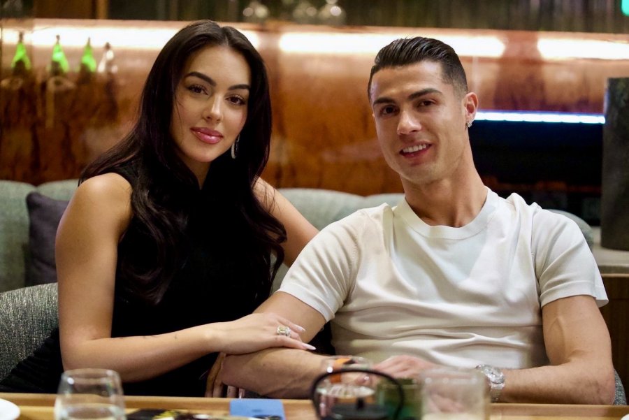 Cristiano Ronaldo i shpreh dashurinë Georgina s  Gëzuar ditëlindjen  gruaja e jetës sime 