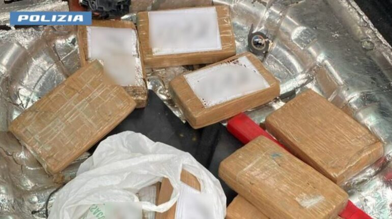 Shqiptari në Itali kapet me 30 kg kokainë në makinë  e tradhtuan lëvizjet e dyshimta