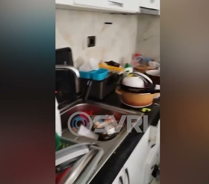 Horror në Durrës  Gjenden të braktisur prej ditësh 3 fëmijë të mitur  Polici i shoqëron drejt spitalit