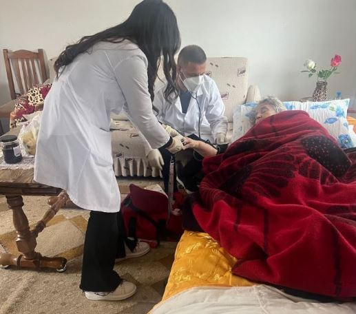 Moti i keq pushton Durrësin  Rama ndan pamjet  Mjekët dhe ekipet shëndetësore në shërbim të banorëve të prekur