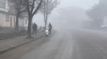 Mjegulla e dendur në aksin Korçë Pogradec  autoritetet apelojnë kujdes në qarkullim