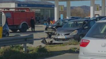 Aksident në aksin Peqin Rrogozhinë  tre të plagosur rëndë