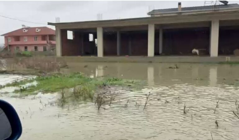 Situata me përmbytjet në njësinë administrative Sukth  5000 Ha tokë bujqësore nën ujë
