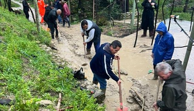 Moti i rënduar krijon probleme në Delvinë  rrëshqitjet e dheut arrijnë shtëpitë e banorëve