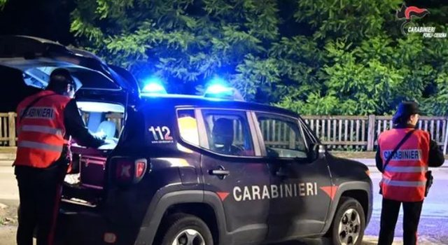 Shkoi në Itali si turist  26 vjeçari shqiptar kapet në trafik kokaine  Droga iu gjet e fshehur në dhomën e gjumit të hotelit