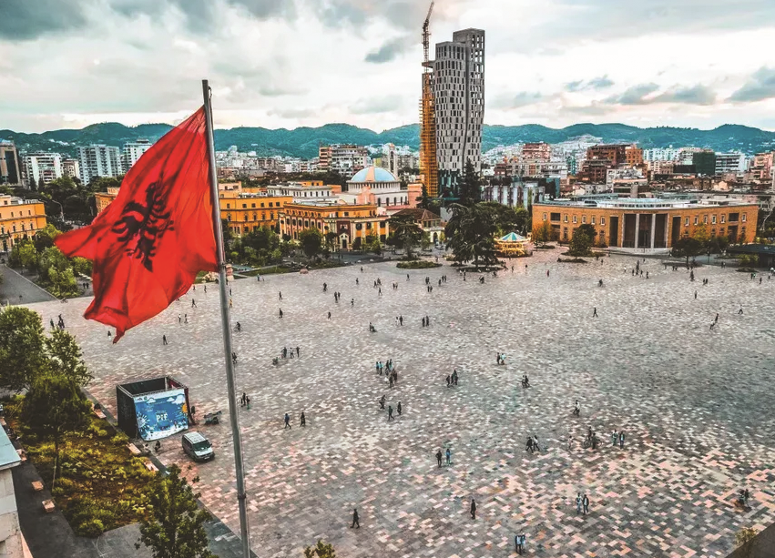 Duam një Shqipëri pa korrupsion  me drejtësi të pavarur pa emigracion  dhe pa politikë të ashpër