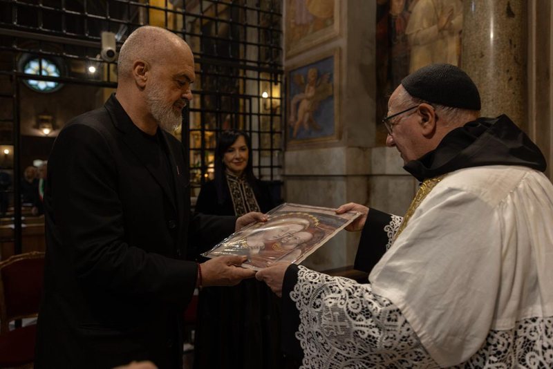 Rama viziton  Genazzano  në Vatikan  FOTOT 