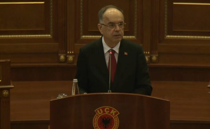  E vërteta është me UÇK   Presidenti Begaj në Kuvendin e Kosovës  Na kanë fyer  Ata që udhëhoqën luftën për liri po përballen me akuza   