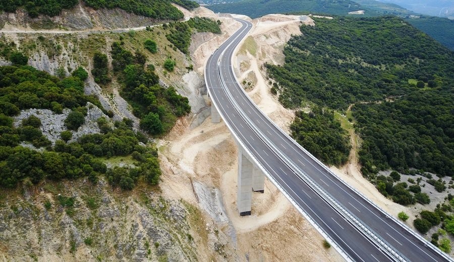 Janinë Kakavijë  Greqia ndërton autostradë me 6 korsi 40  më lirë se Qukës Qafë Plloca