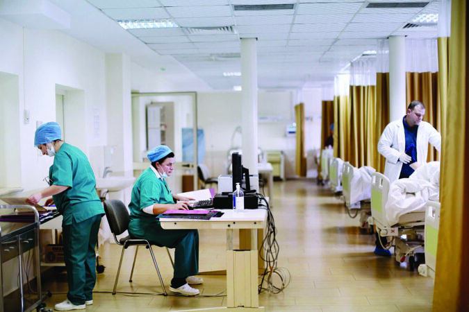 Shendetesi-spital-mjek-2-1108-1-1536x1024-1-675x450