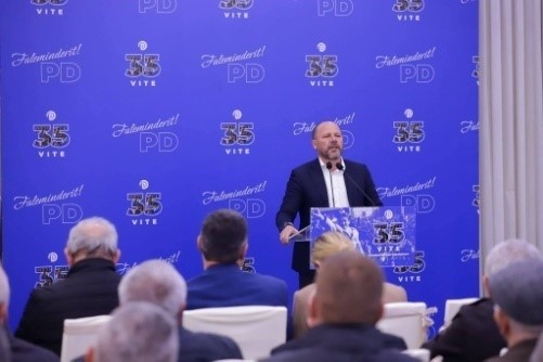 Xhelal Mziu  Më 20 shkurt ora 18 00 qytetarët e Dibrës të gjithë në shesh në protestën kombëtare