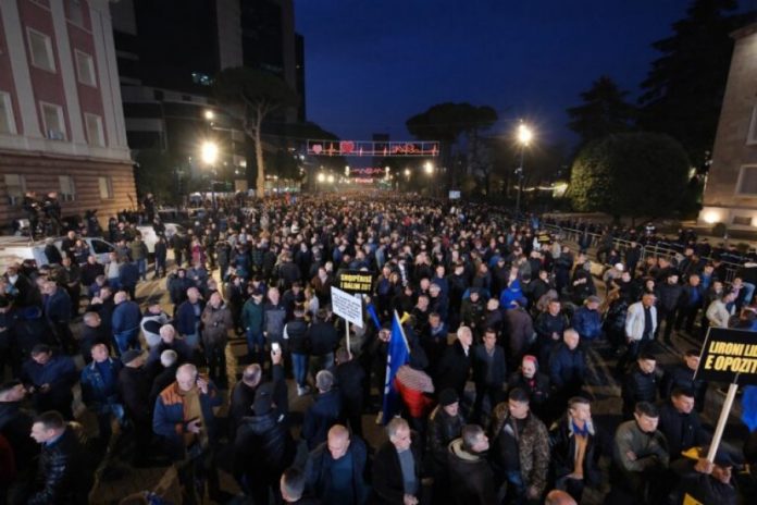 auto_pd-protesta-3-768x5121770723481
