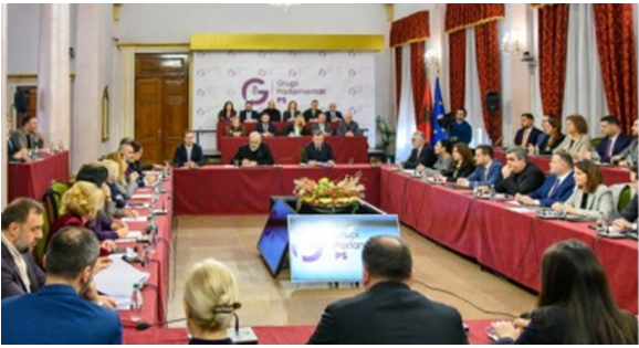 Zbardhet relacioni i PS së  propozohet ndalimi i pezullimit nga detyra për zyrtarët e administratës që vjedhin  SPAK do i duhet autorizim nga deputetët  ja   