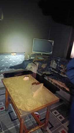 Përfshihet nga flakët banesa e pabanuar në Maliq  shmanget përhapja e zjarrit