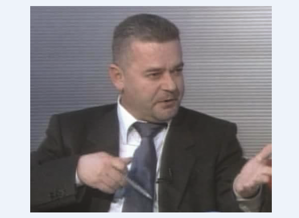 Bujar Xh  RAMA  ANALIZË  Një përqasje e thukët midis  14 vjeç dhëndër  dhe  Përrallë nga e kaluara 