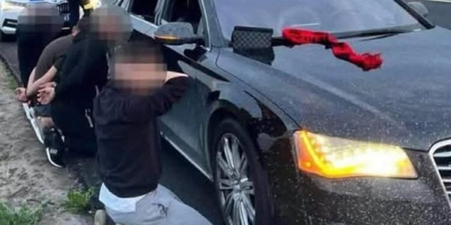 U ndaluan në Serbi me simbolet e  Shqipërisë së Madhe   ja çfarë do të ndodhë me 4 shqiptarët e arrestuar