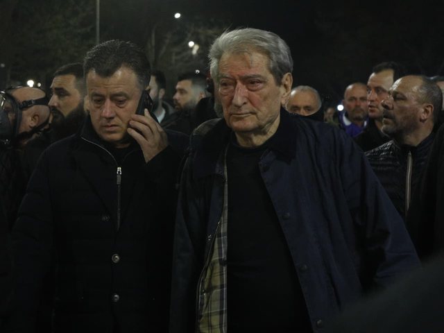  S ka më paqe me Edi Ramën   Berisha flet pas protestës  Zhvilluam betejën më të bukur  ndëshkimi ynë do i hedhë në Lanë