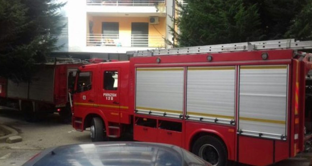 Aksidenti  Punëtorët po punonin poshtë furgonit në servis  mjeti shpërthen në flakë në Shkodër