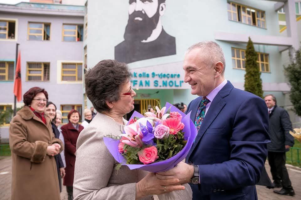 Ilir Meta uron arsimtarët për 7 Marsin  Mësuesi mbetet shtylla më e fortë e shoqërisë  Pavarësisht sfidave  jeni themeli i së ardhmes