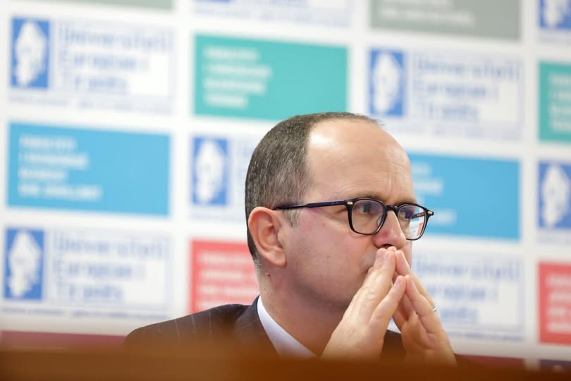 Ditmir Bushati  Presidentja e Kosovës dekretoi shpërndarjen e Parlamentit të sapokrijuar