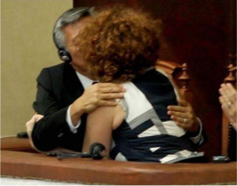 Petrit Vasili  Nderkombetarë në ç  vrimë jeni futur  pse nuk flisni  Drejtesia u varros nga Rama 