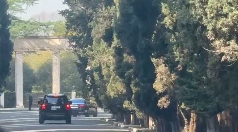 Pritet dekretimi i ndryshimeve në qeveri  Rama takon sot Presidentin Begaj  mbërrin në Pallatin e Brigadave