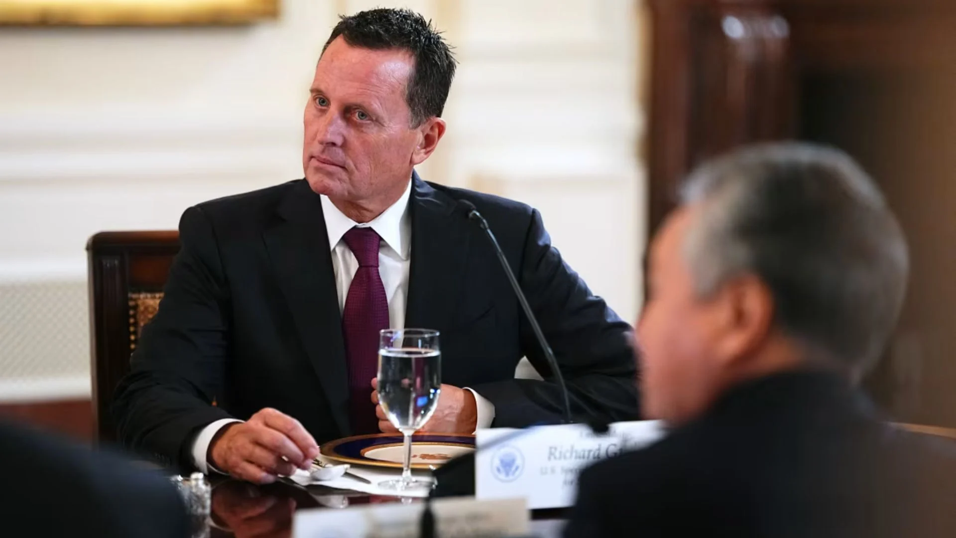 Trump largon Grenell nga posti i drejtuesit të Qendrës Kennedy  a do i caktojë presidenti një aventurë të re diplomatike  thikës së tij zvicerane  