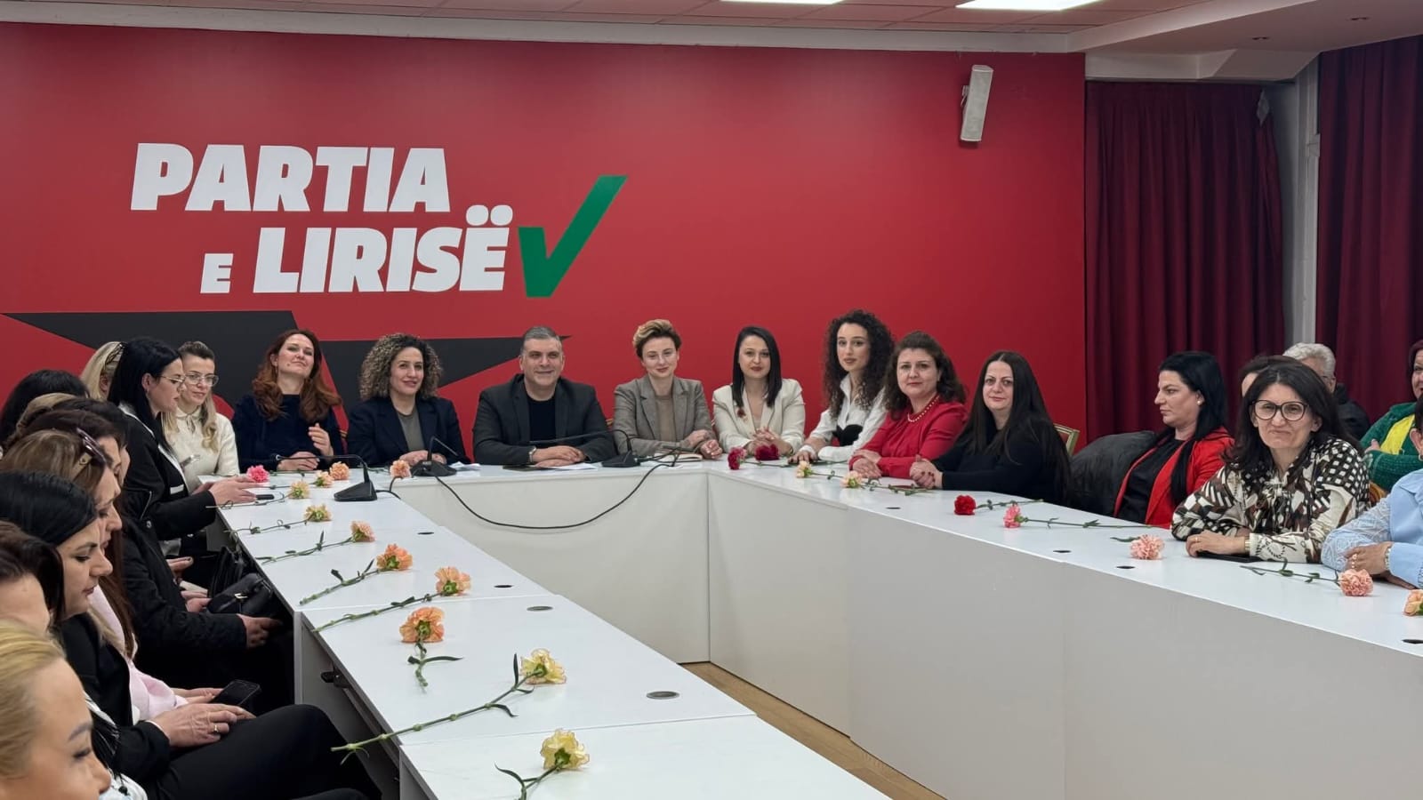 8 Marsi  Blushi me forumin e LGI  Jeni energjia nukleare e PL  modeli juaj frymëzues shpresë për Shqipërinë