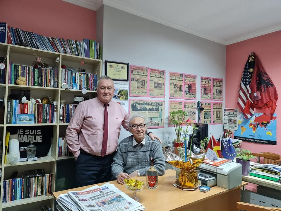 Suplementi Pena Shqiptare  Xhevahir Spahiu  Kur sheshet ishin zbardhur