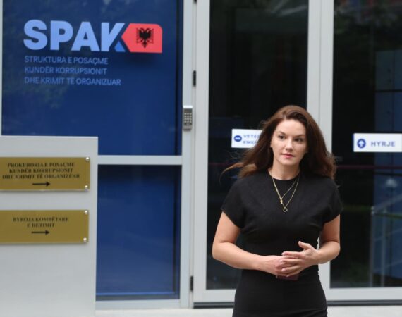  Jam shtatzënë  dua të lëviz jashtë vendit    Kërkoi lehtësim të masës së sigurisë  GJKKO pranon kërkesën e Ajola Xoxës