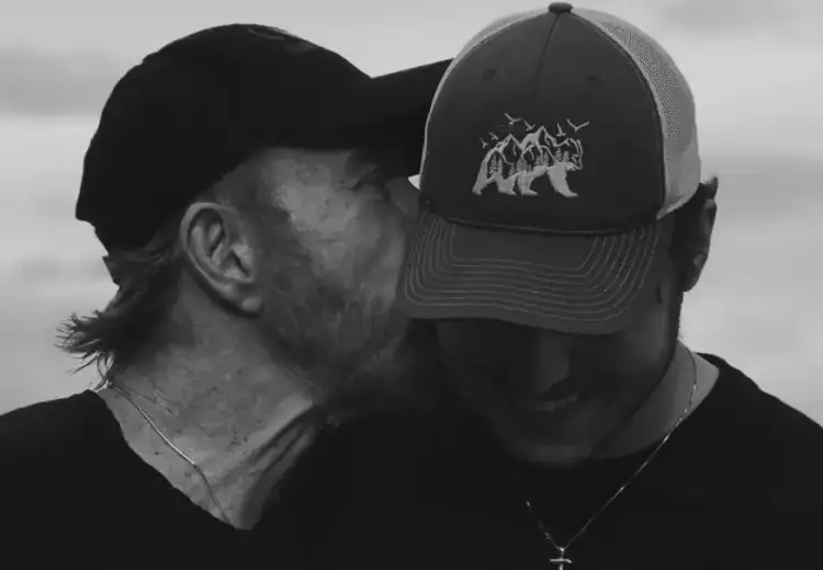 Djali i Chuck Norris emocionon me fjalët  Jam shumë krenar që jam djali yt