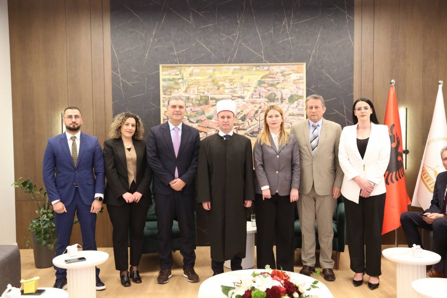 Tedi Blushi uron Fitër Bajramin  Paqe  begati dhe shpresë për ditë më të mira