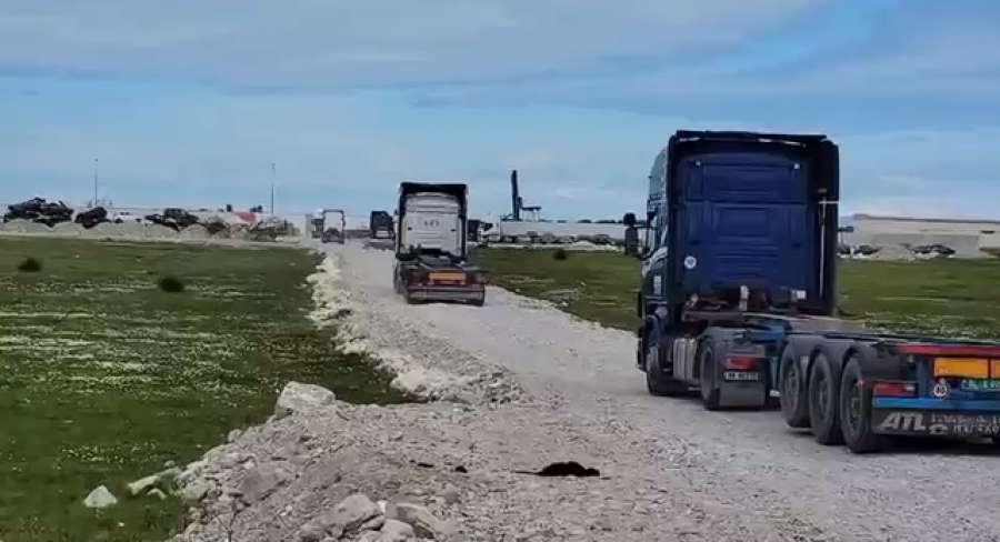 Zhvendosen 102 kontejnerë me mbetje toksike në Porto Romano  operacion me urdhër të Prokurorisë