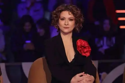  Roli im i fundit   Pse po largohet Egla Ceno nga publiku 