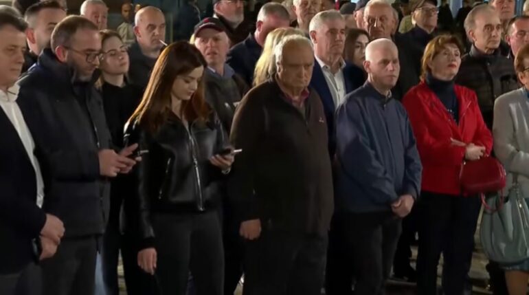 Skandali  Balluku   PD nis Foltoren përpara Kryeministrisë